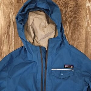 Patagonia Kid girl boy Teal Turquoise Raincoat with Hood Windbreaker 12 Large